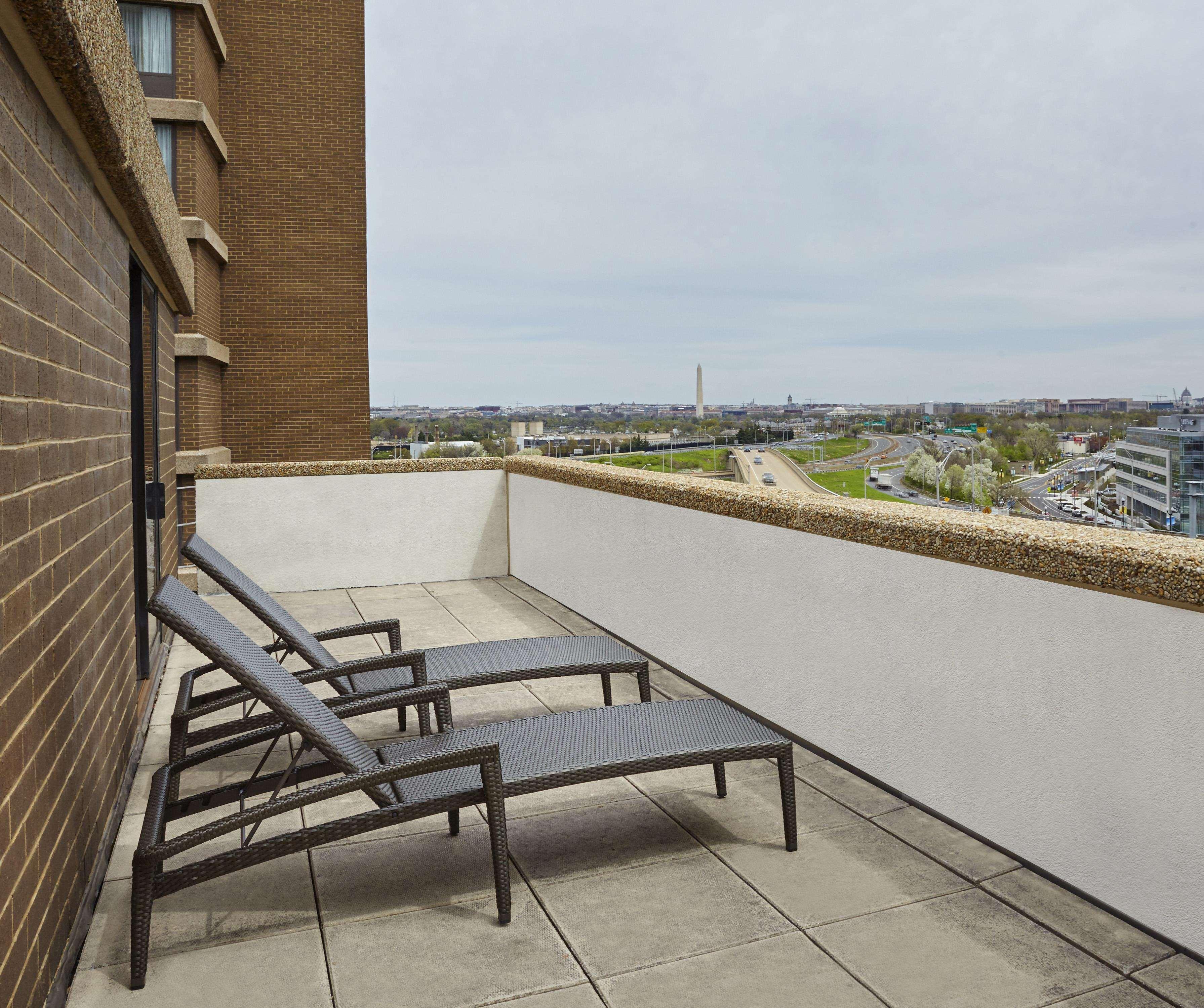 Hotel Doubletree By Hilton Washington Dc - Crystal City Arlington Exterior foto